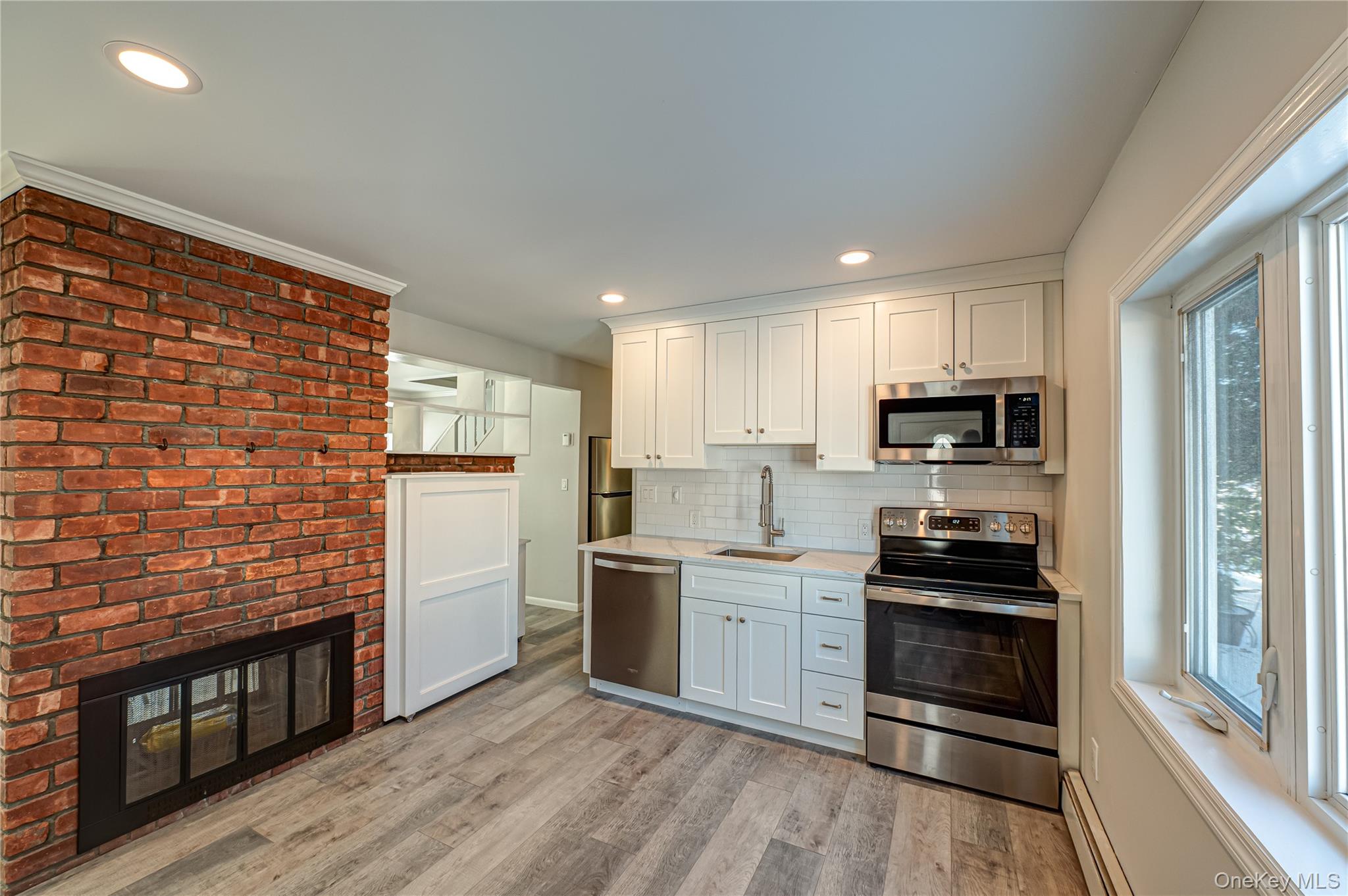 #6 photo, 16 Sleepy Lane, Нассау ‖ Hicksville , NY 11801