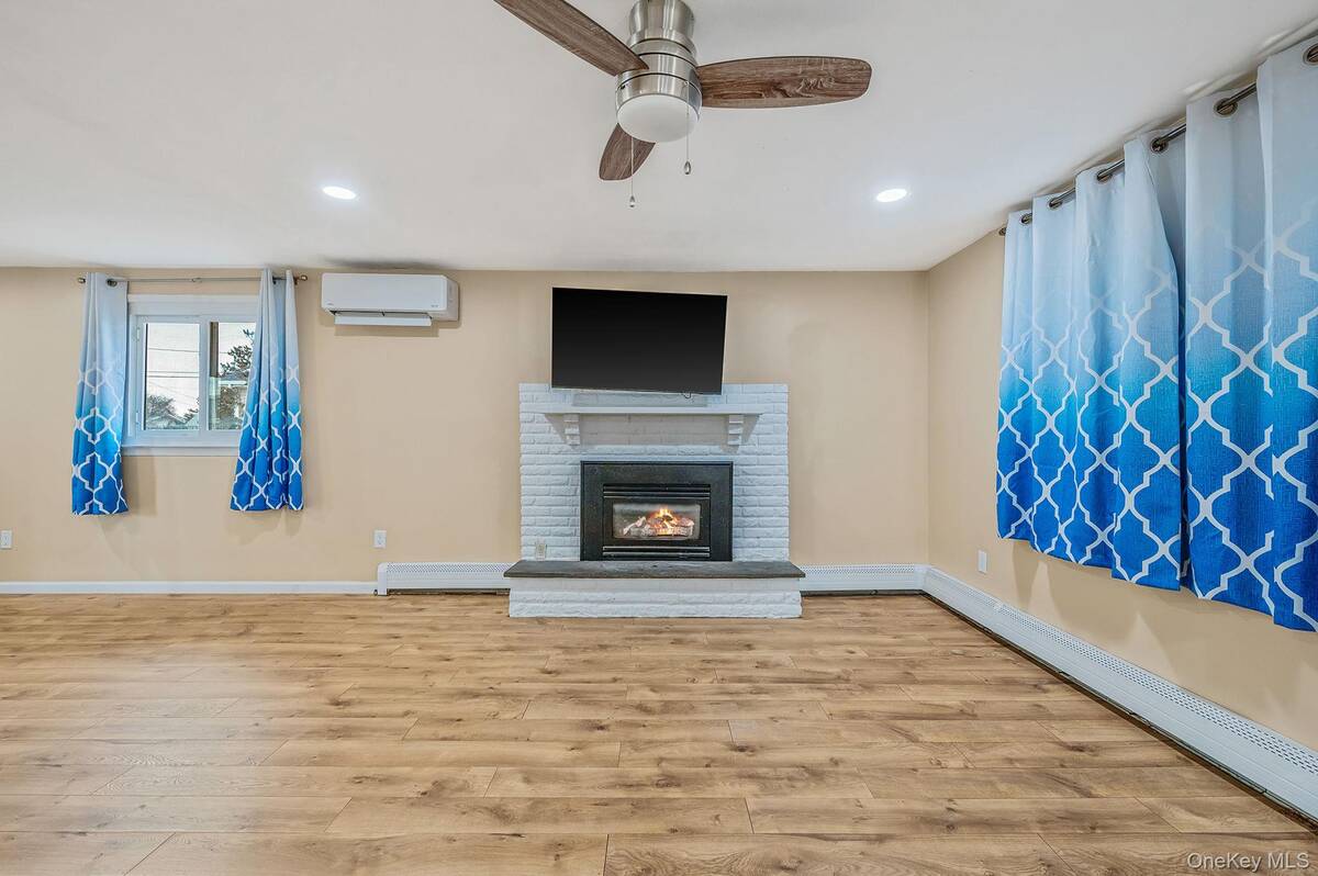 #16 photo, 6 Rugby Drive, सफ़ोक काउंटी Shirley , NY 11967