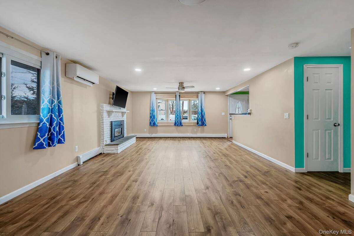 #18 photo, 6 Rugby Drive, सफ़ोक काउंटी Shirley , NY 11967