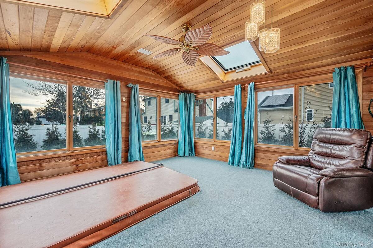 #20 photo, 6 Rugby Drive, सफ़ोक काउंटी Shirley , NY 11967