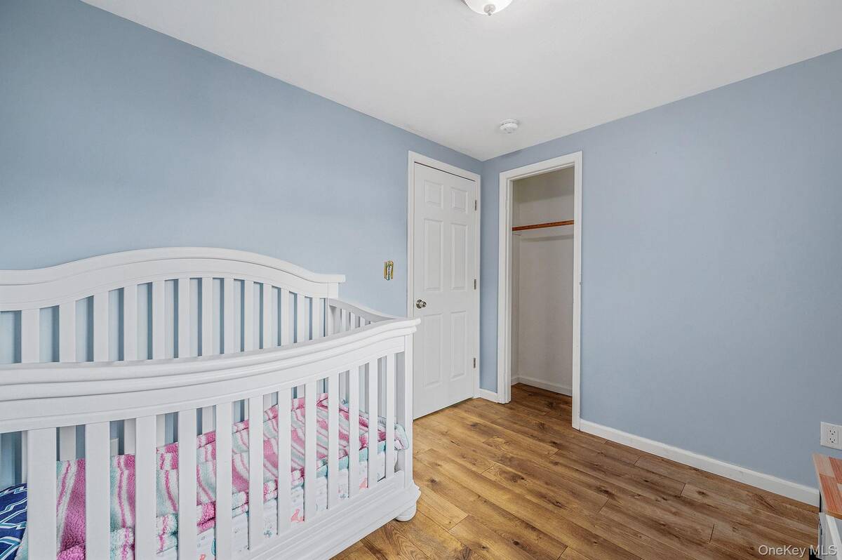 #22 photo, 6 Rugby Drive, सफ़ोक काउंटी Shirley , NY 11967