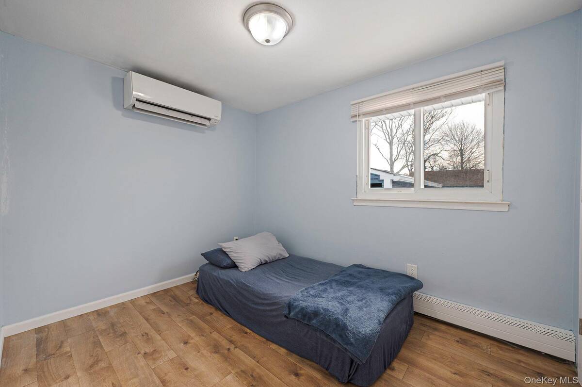 #23 photo, 6 Rugby Drive, सफ़ोक काउंटी Shirley , NY 11967