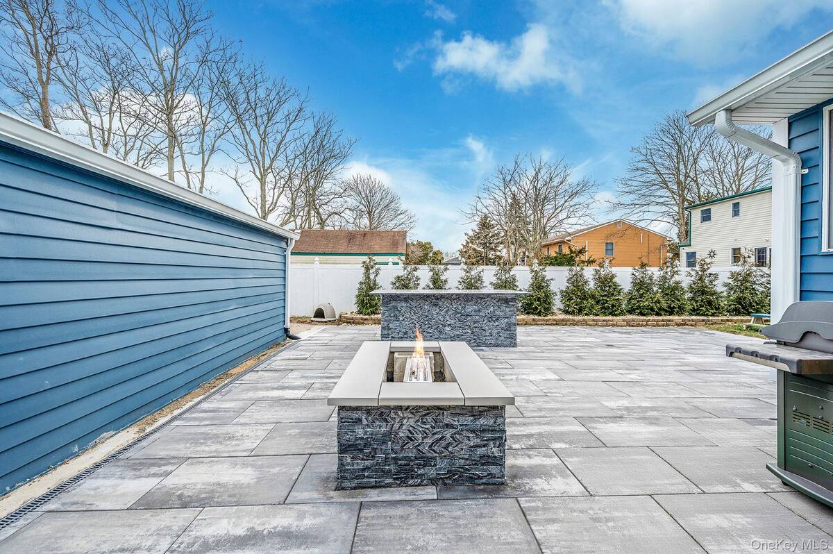 #5 photo, 6 Rugby Drive, सफ़ोक काउंटी Shirley , NY 11967