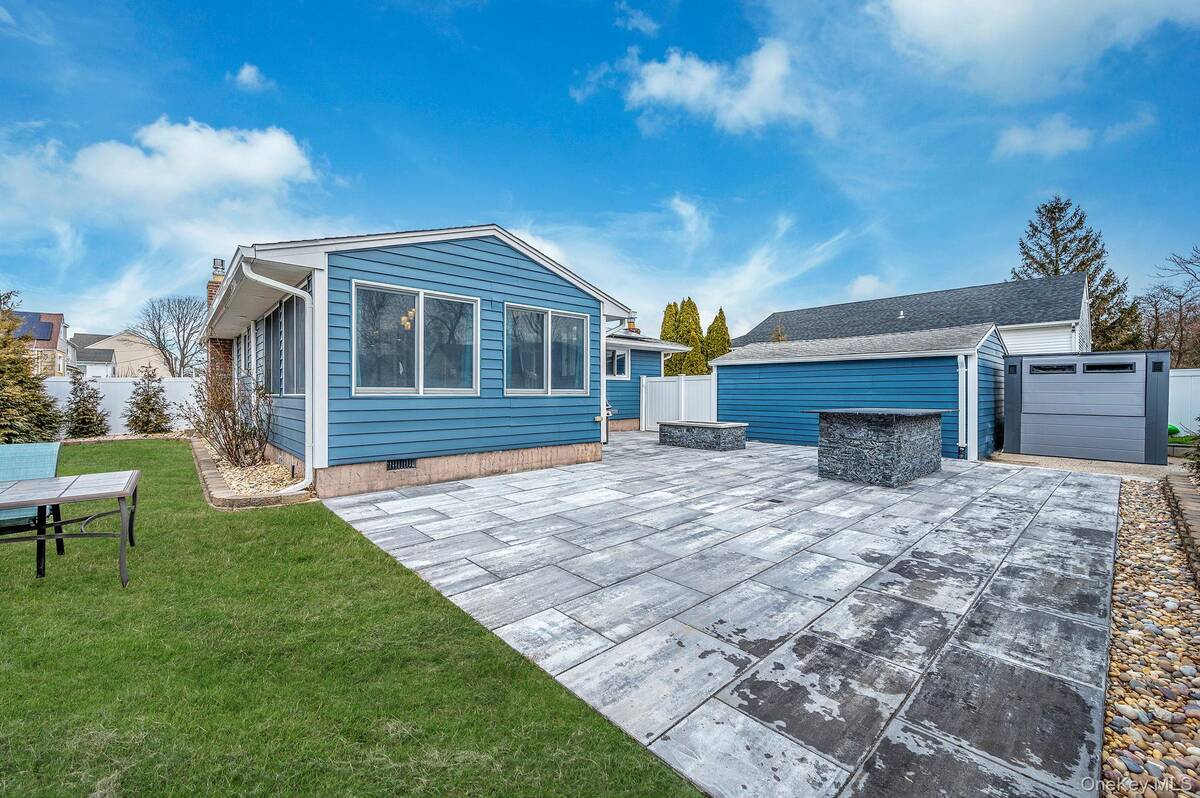 #6 photo, 6 Rugby Drive, सफ़ोक काउंटी Shirley , NY 11967