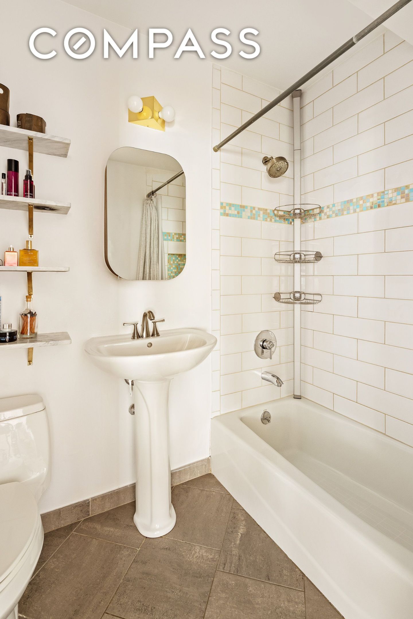 #12 photo, 180 S 4th Street, הברונקס Williamsburg , NY 11211