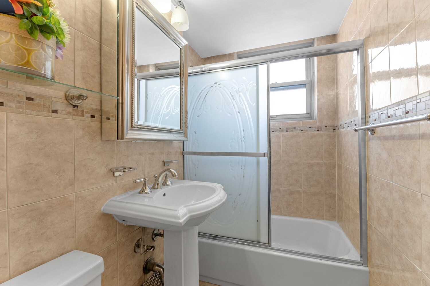 #11 photo, 61-15 97TH Street, קווינס Rego Park , NY 11374