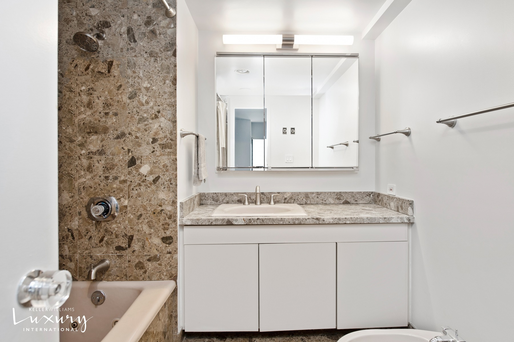 #13 photo, New York City, Midtown , NY 10022