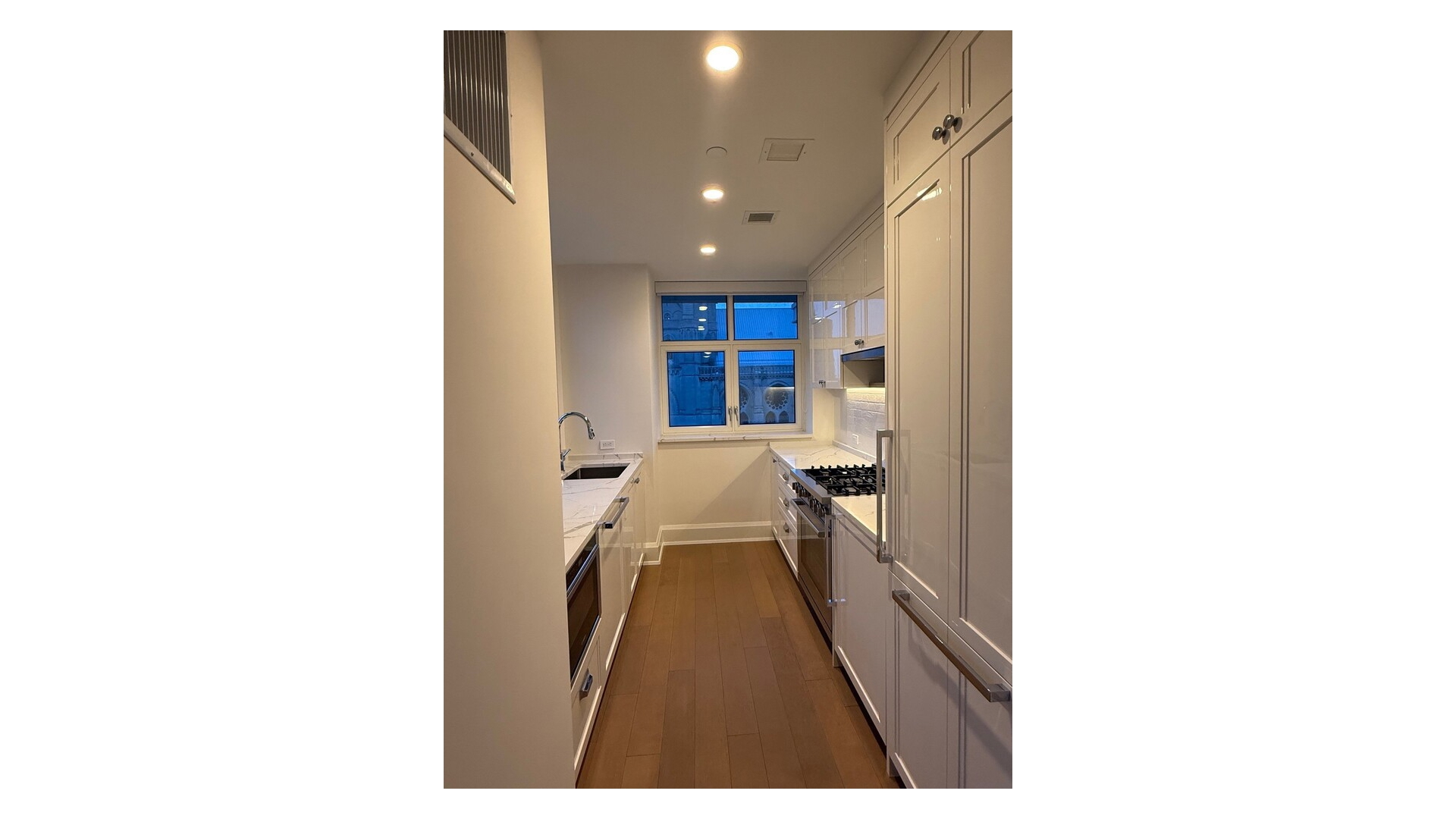 #21 photo, 100 CLAREMONT Avenue, Morningside Heights , NY 10027