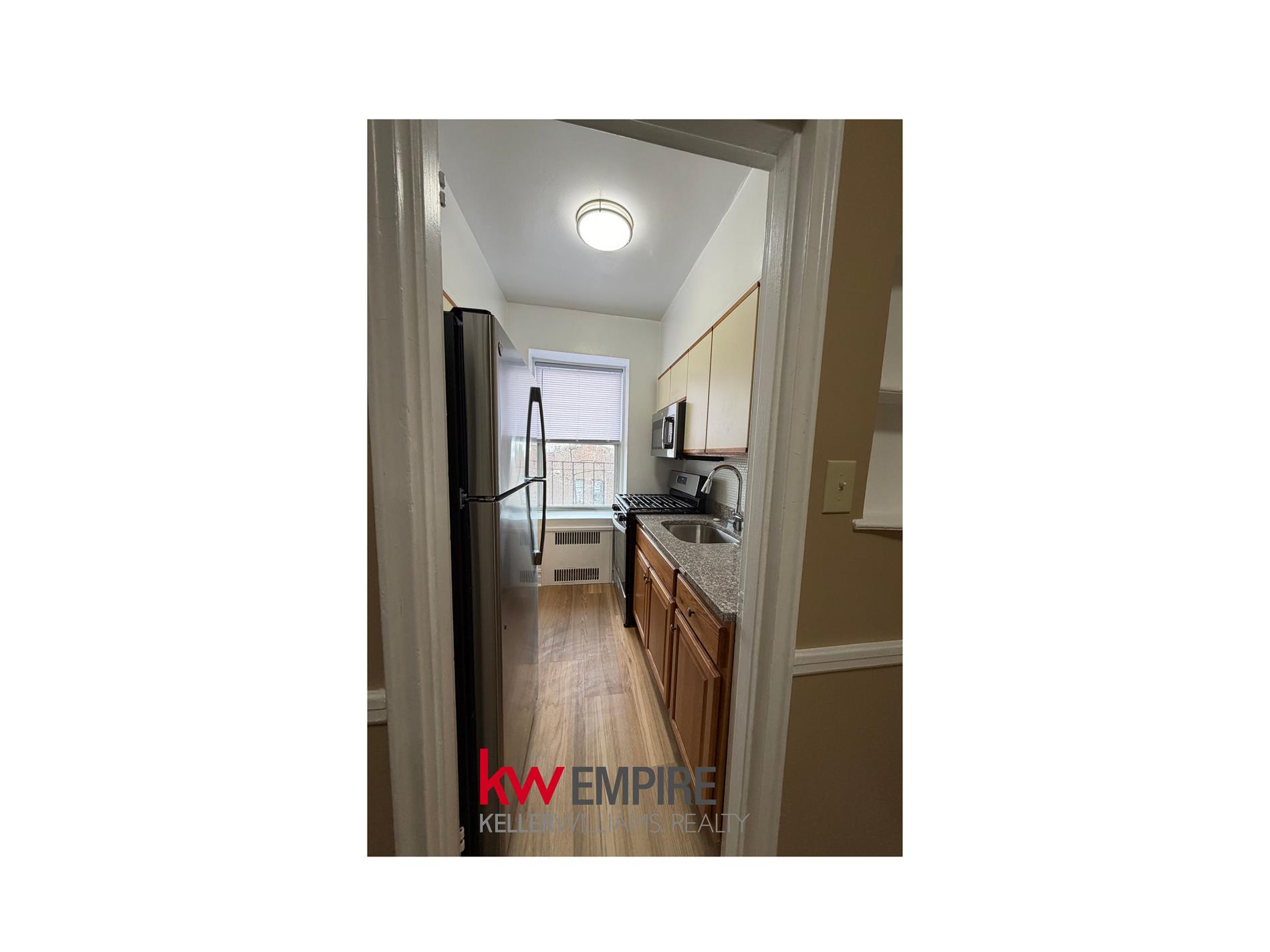 #4 photo, 901 Ave H, Ocean Parkway , NY 11230