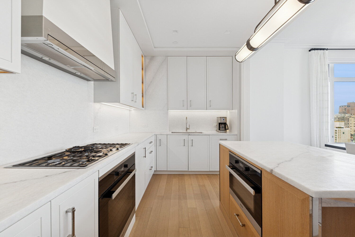 #9 photo, 200 E 83RD Street, मैनहटन Yorkville , NY 10028