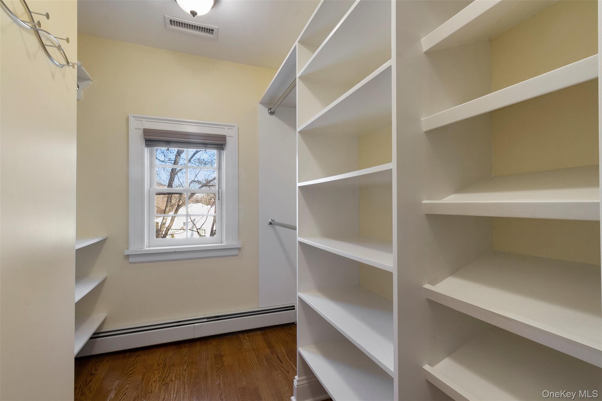 #20 photo, 10 Scarsdale Avenue, Scarsdale , NY 10583