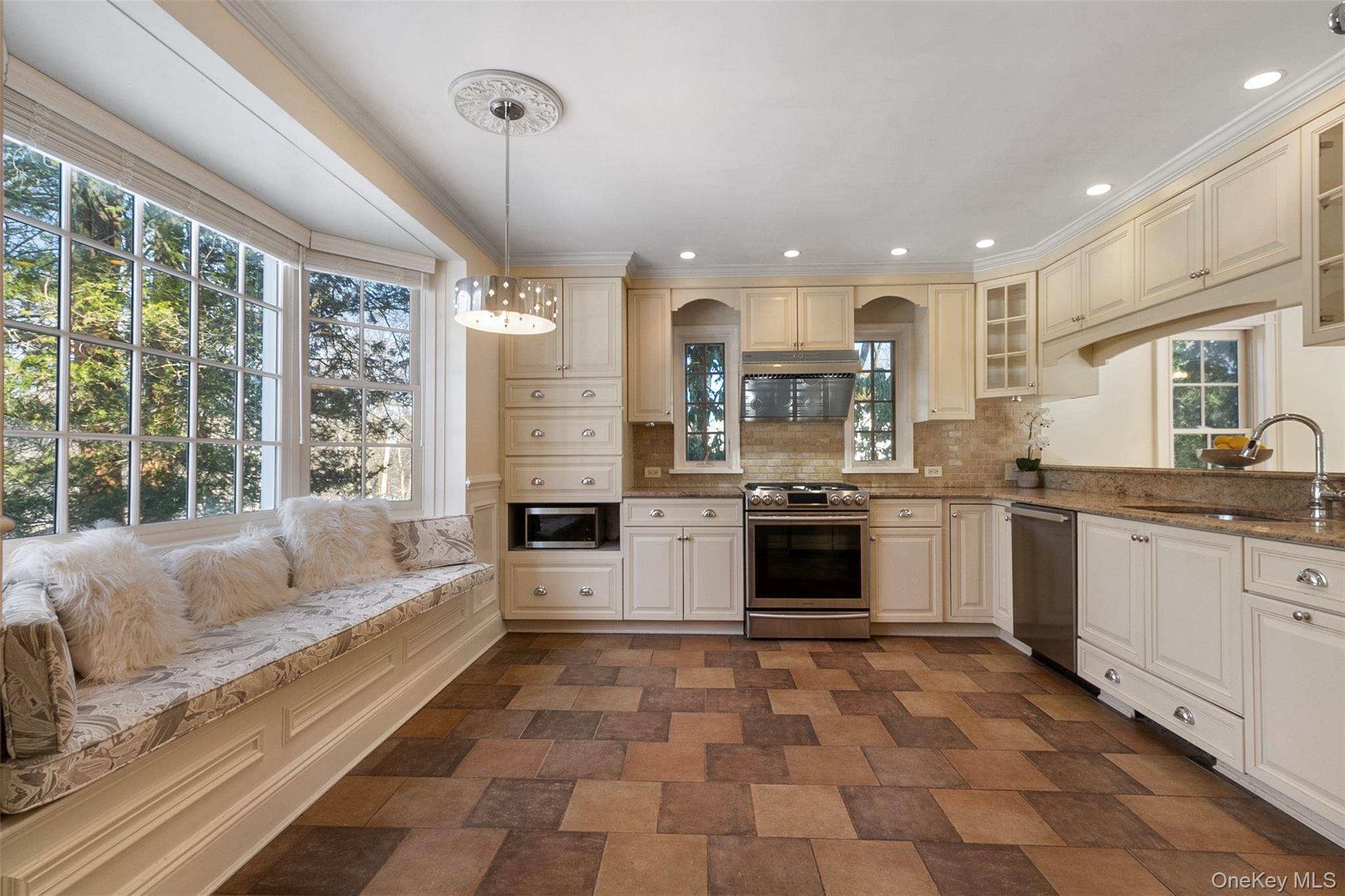 #9 photo, 10 Scarsdale Avenue, Scarsdale , NY 10583