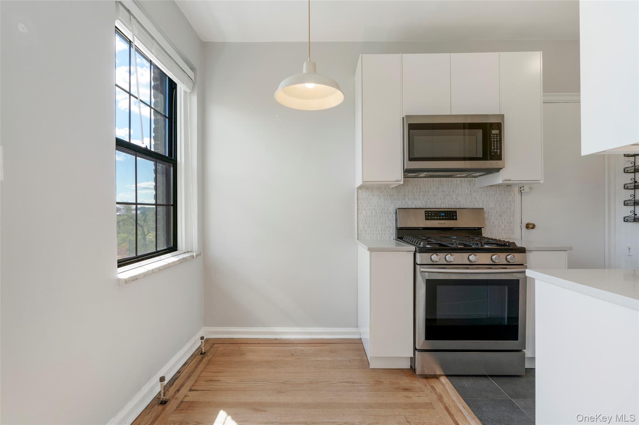 #10 photo, 14 N Chatsworth Avenue, Larchmont , NY 10538