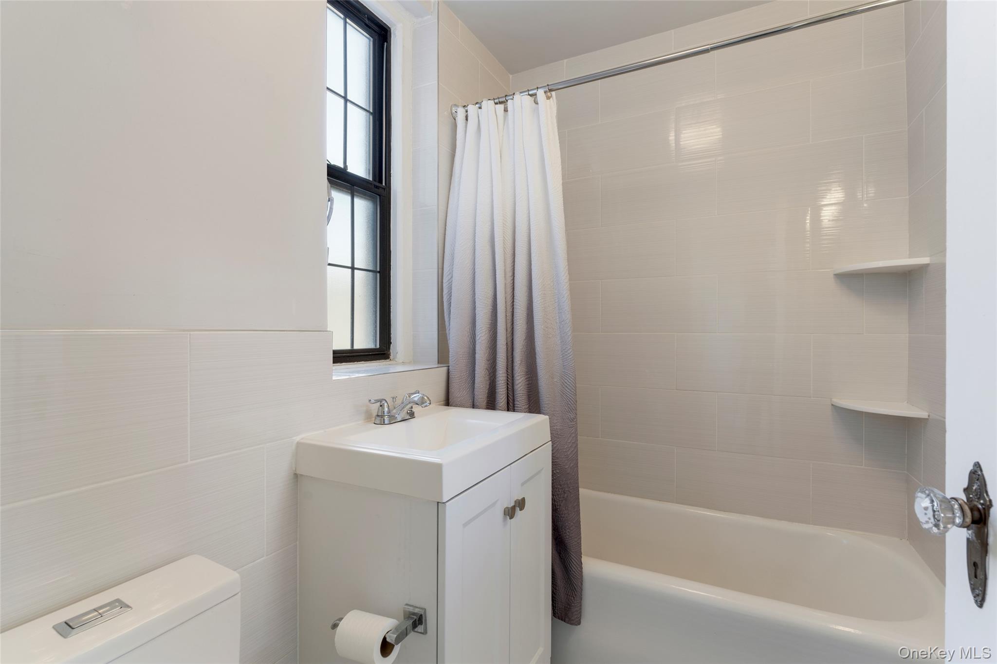 #17 photo, 14 N Chatsworth Avenue, Larchmont , NY 10538