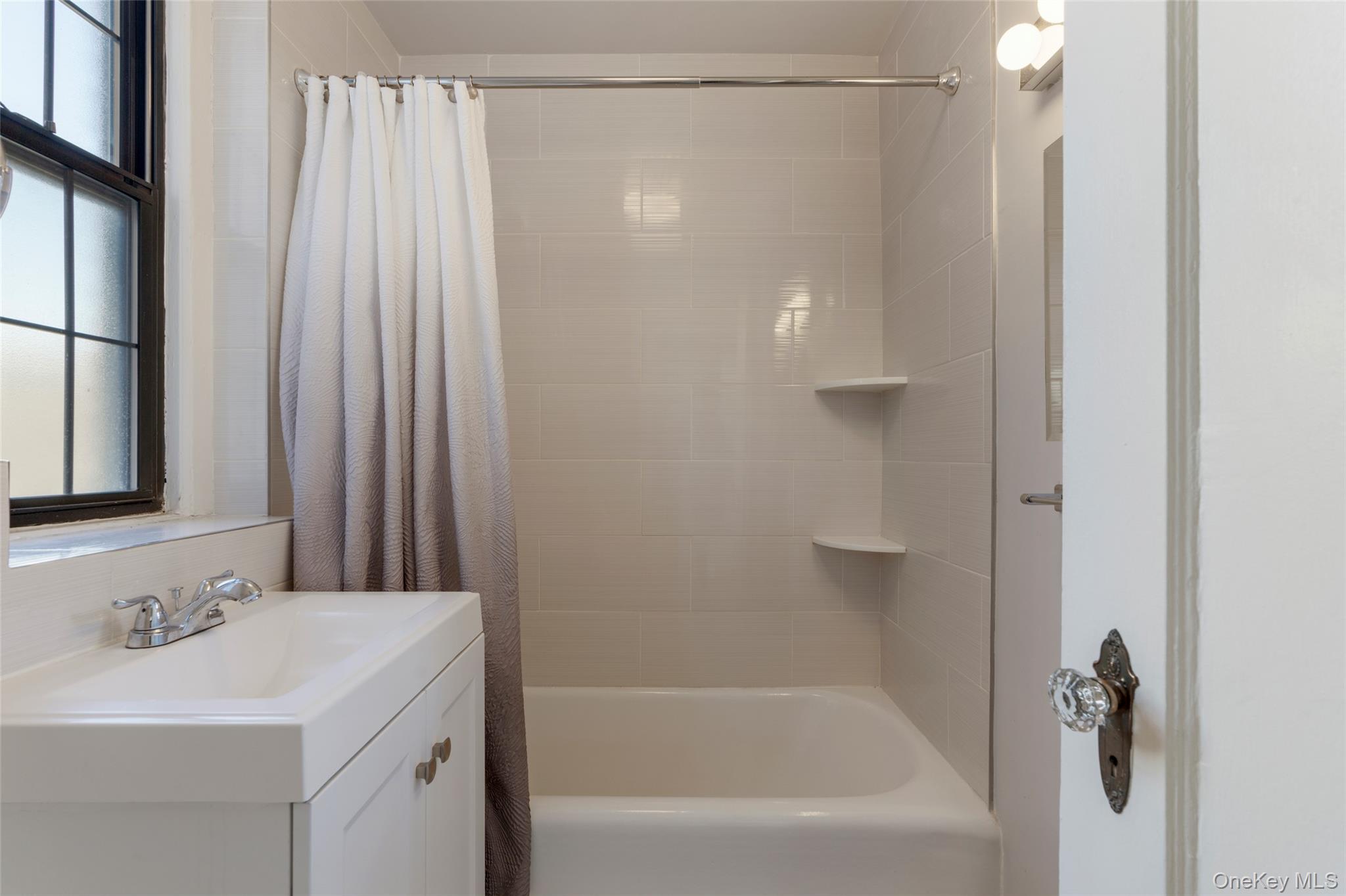 #18 photo, 14 N Chatsworth Avenue, Larchmont , NY 10538