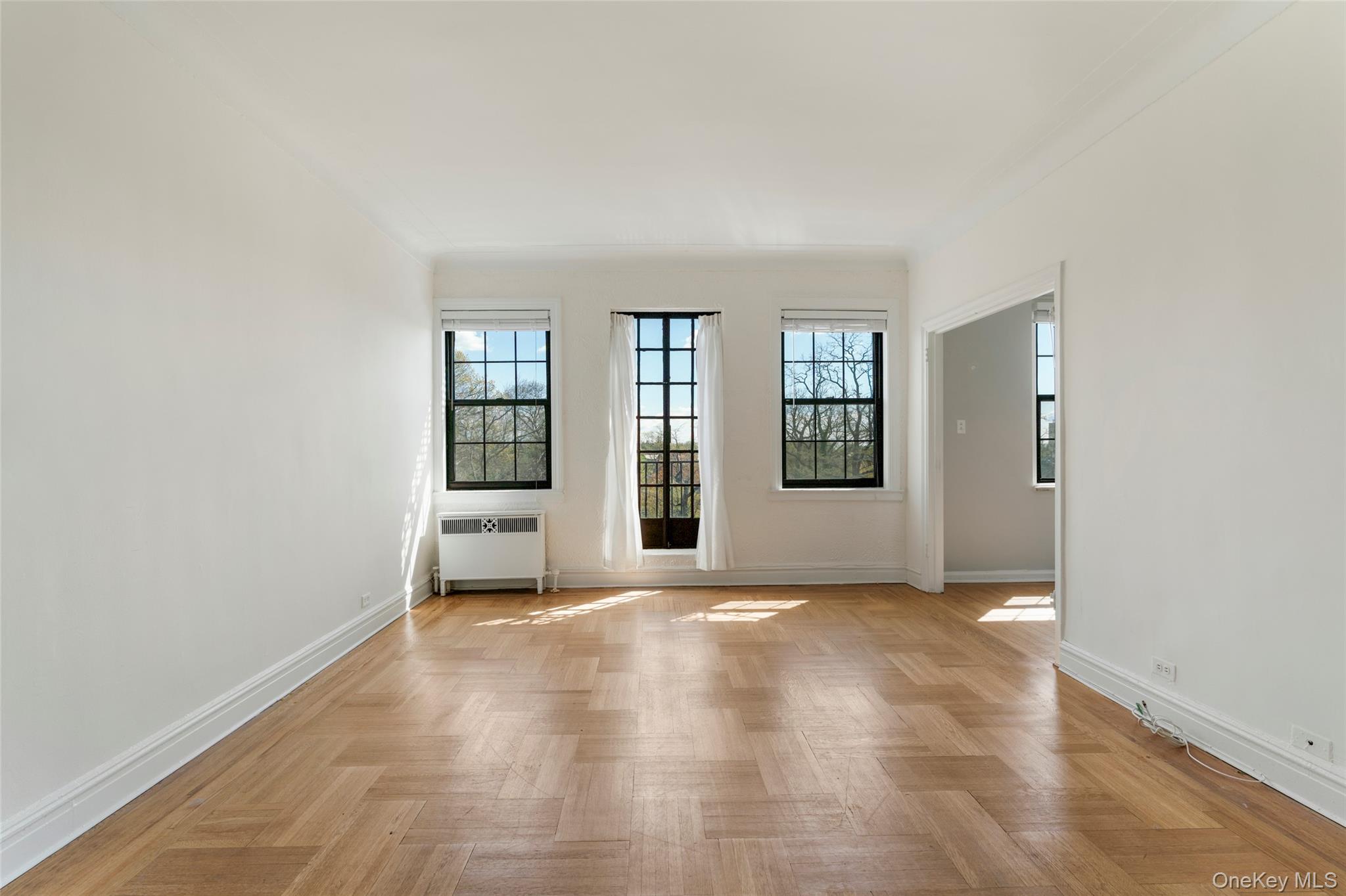 #4 photo, 14 N Chatsworth Avenue, Larchmont , NY 10538