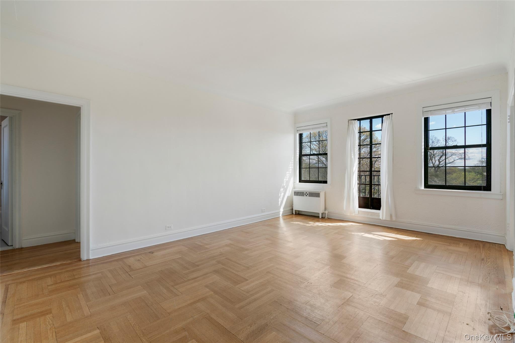 #5 photo, 14 N Chatsworth Avenue, Larchmont , NY 10538