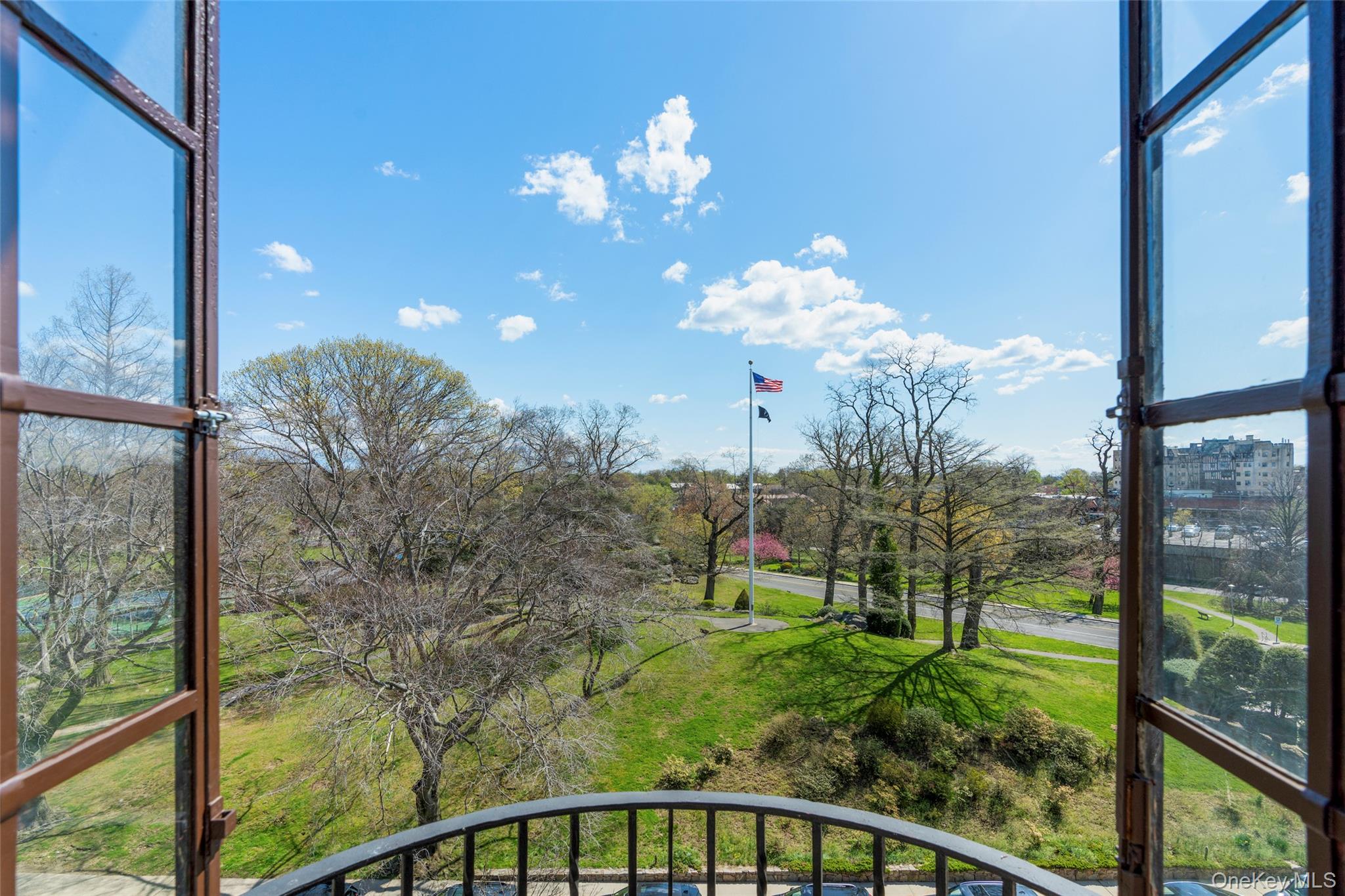 #6 photo, 14 N Chatsworth Avenue, Larchmont , NY 10538