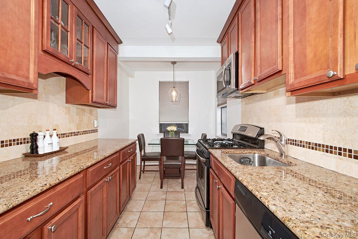 #6 photo, 142 Garth Road, Scarsdale , NY 10583