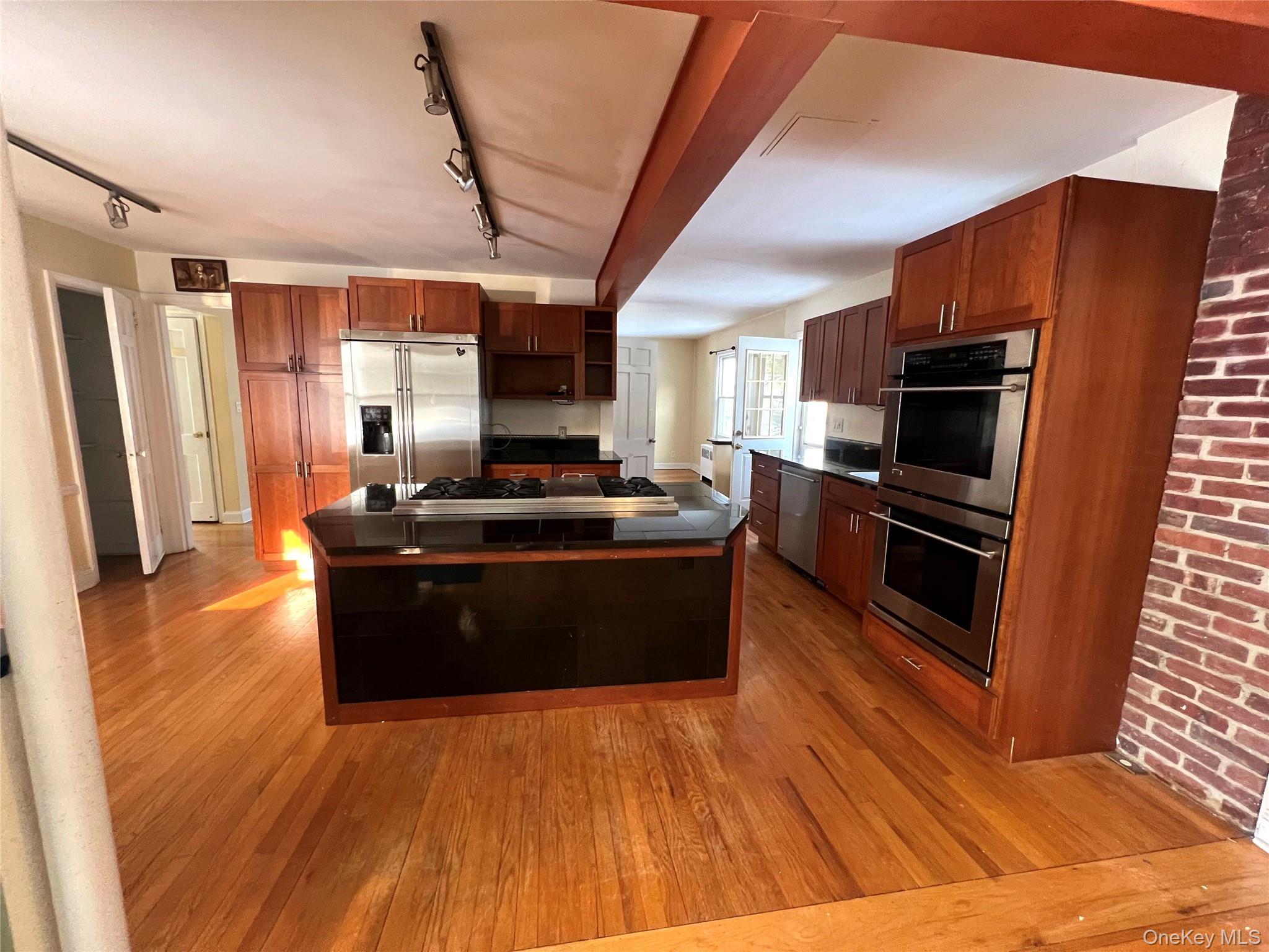 #3 photo, 618 Palisade Avenue, Yonkers , NY 10703