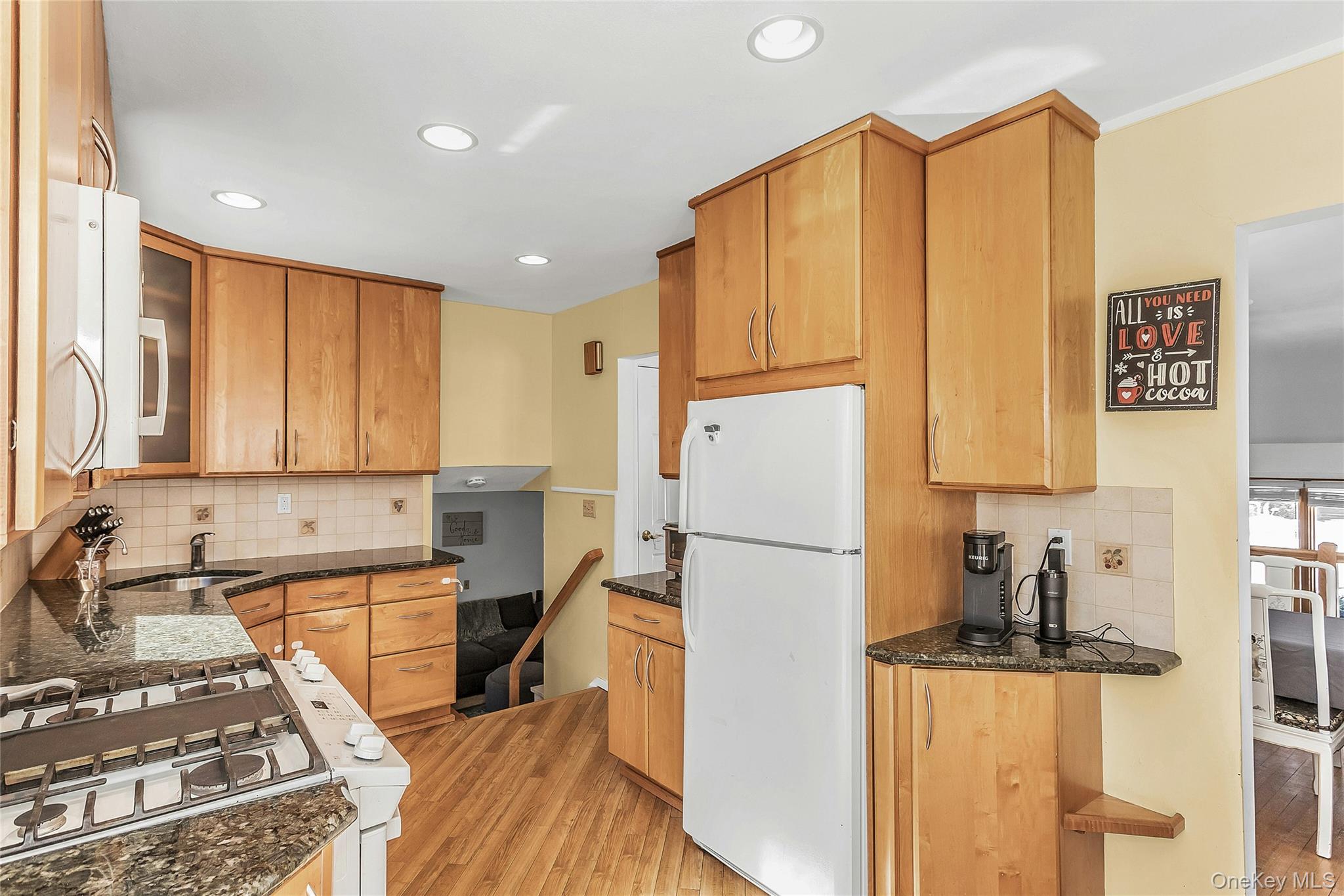 #8 photo, 2066 Holland Way, Merrick , NY 11566