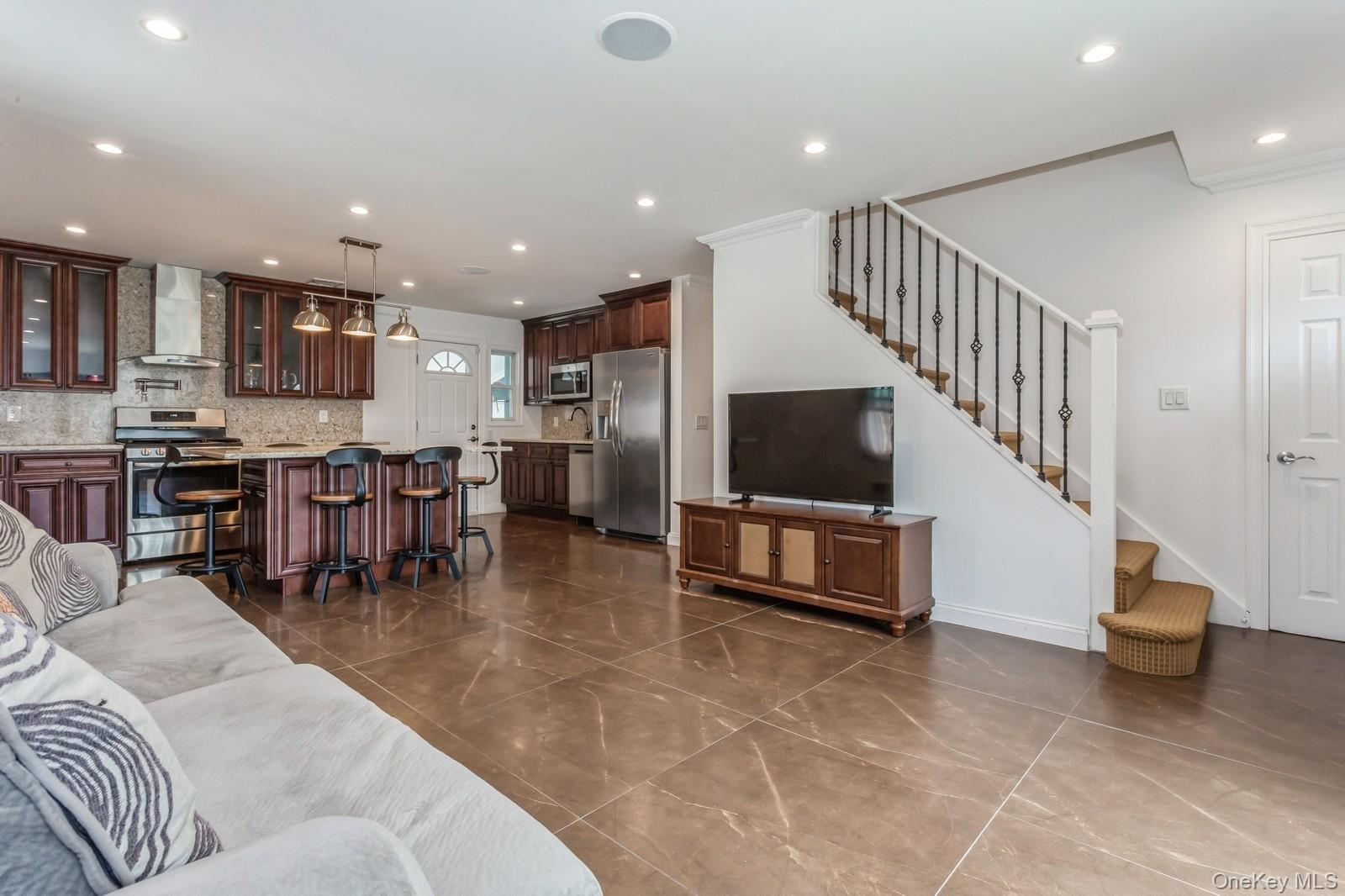 #11 photo, 562 Bernice Road, Franklin Square , NY 11010