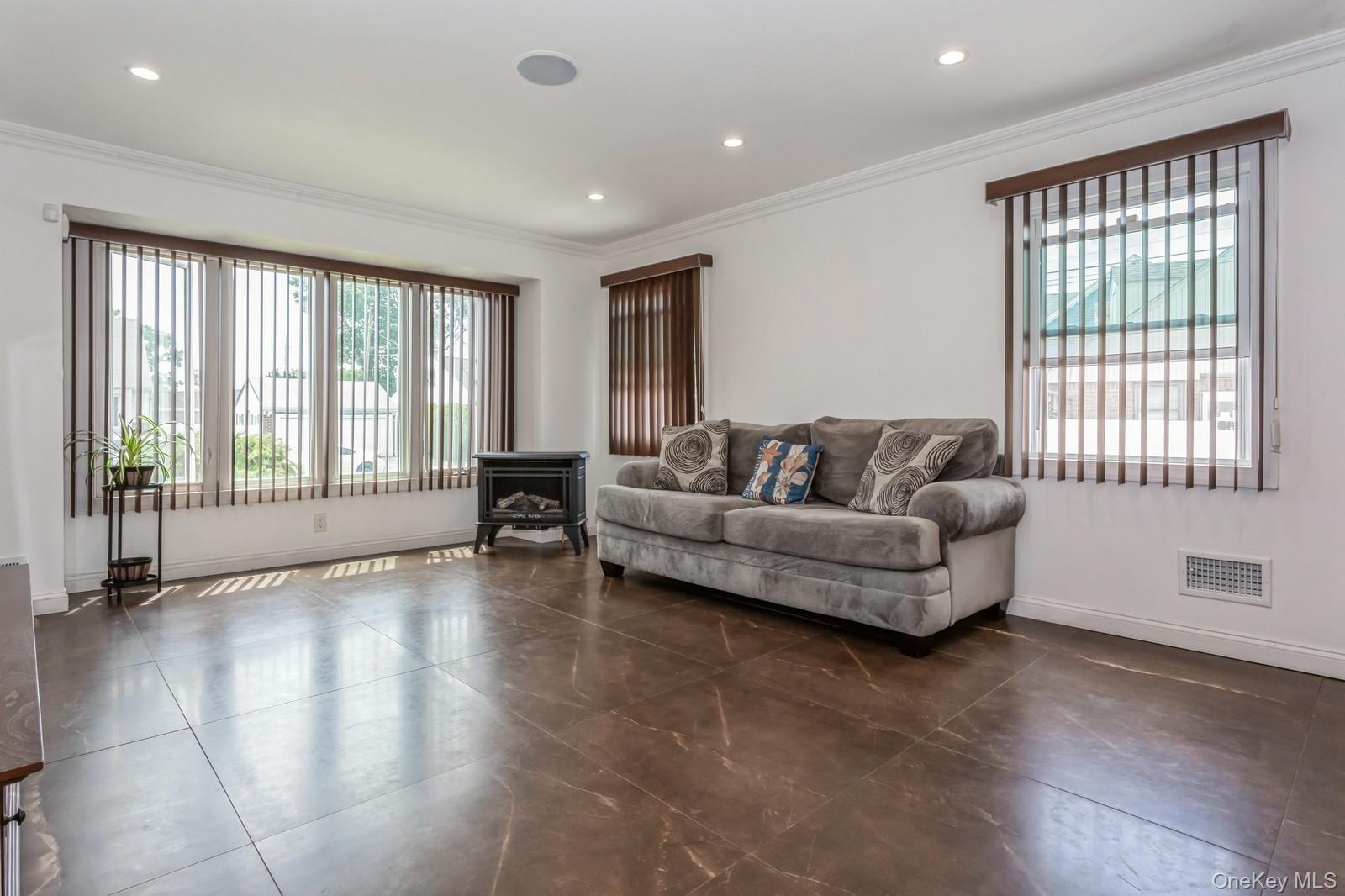 #12 photo, 562 Bernice Road, Franklin Square , NY 11010