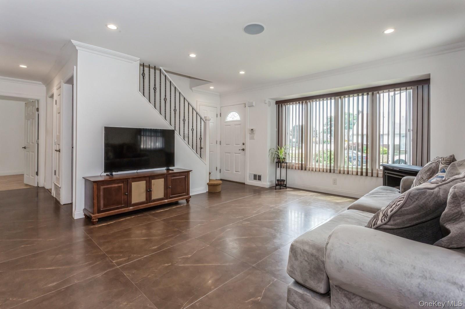 #13 photo, 562 Bernice Road, Franklin Square , NY 11010