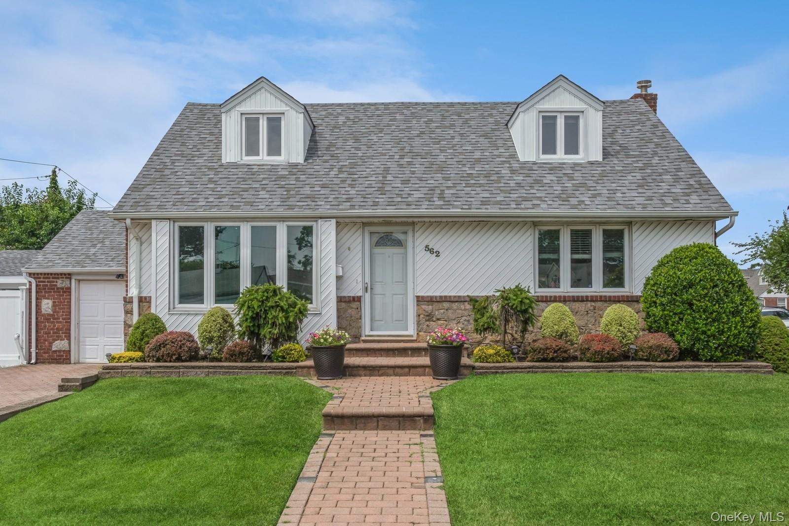 #2 photo, 562 Bernice Road, Franklin Square , NY 11010