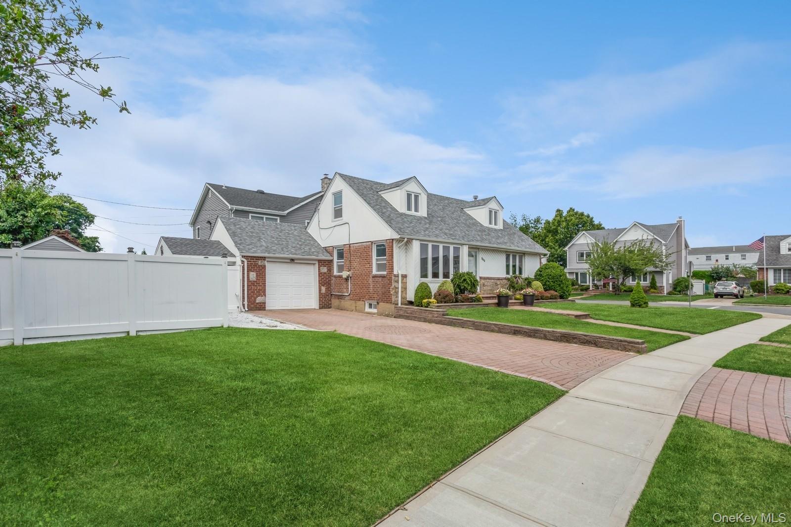 #5 photo, 562 Bernice Road, Franklin Square , NY 11010