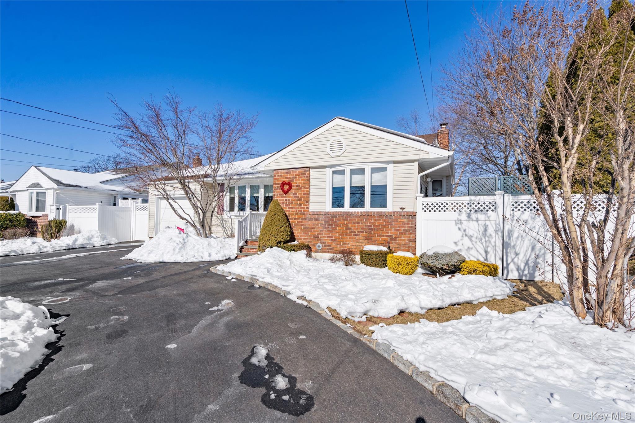 #5 photo, 237 Linden Street, Нассау ‖ Massapequa Park , NY 11762