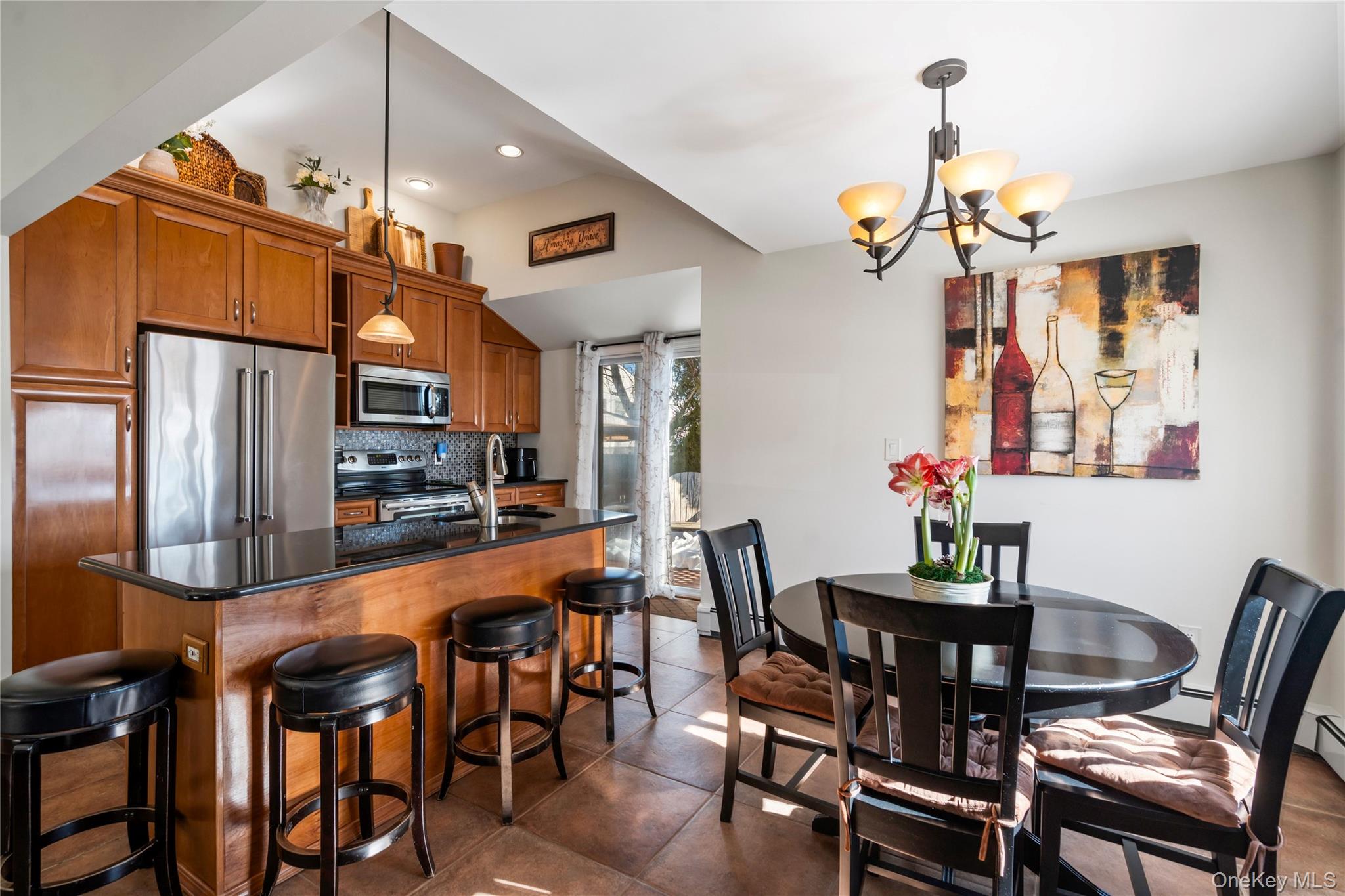 #7 photo, 237 Linden Street, Нассау ‖ Massapequa Park , NY 11762