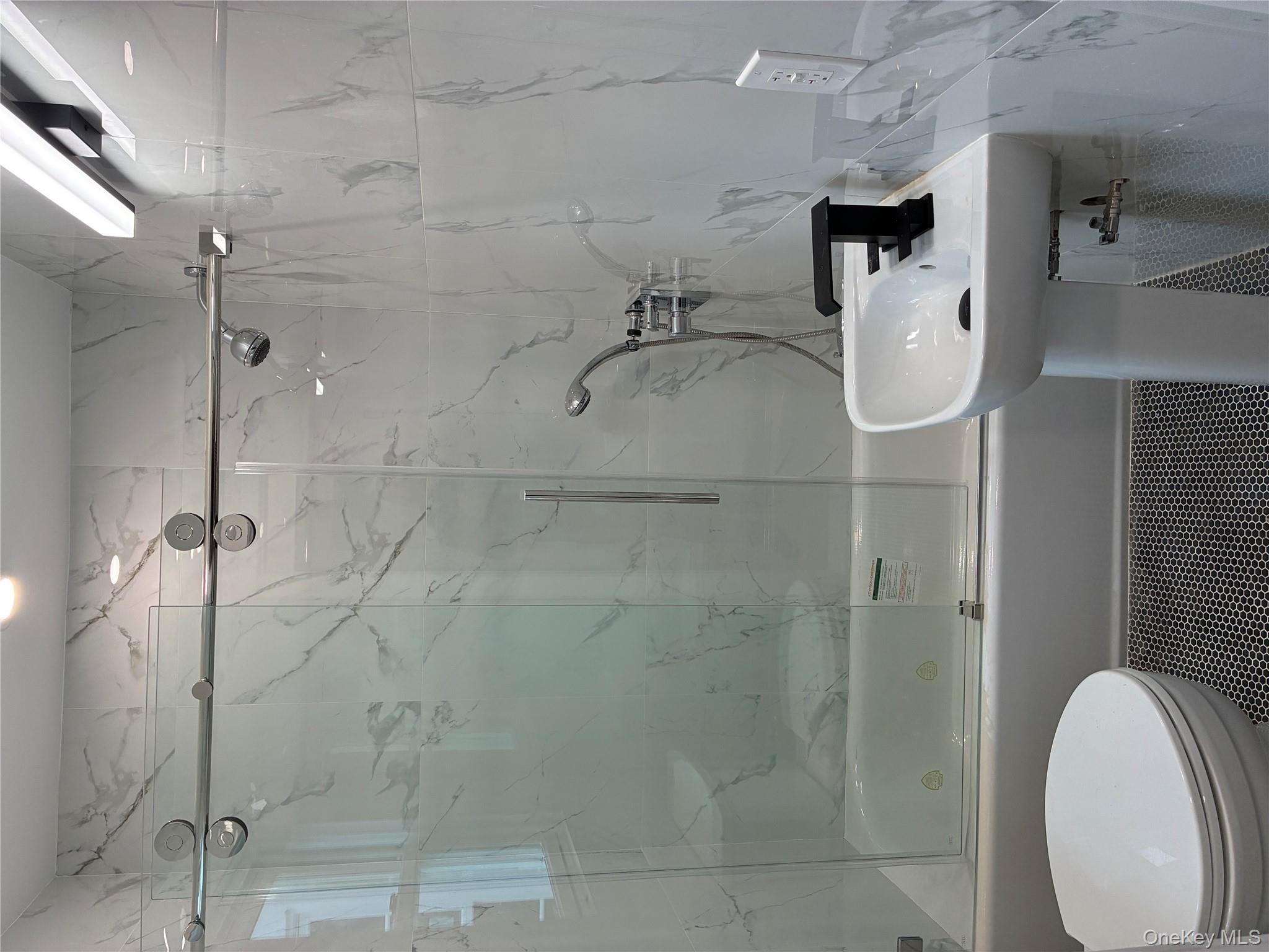 #15 photo, 204 E Shore Road, גרייט נק Great Neck , NY 11023