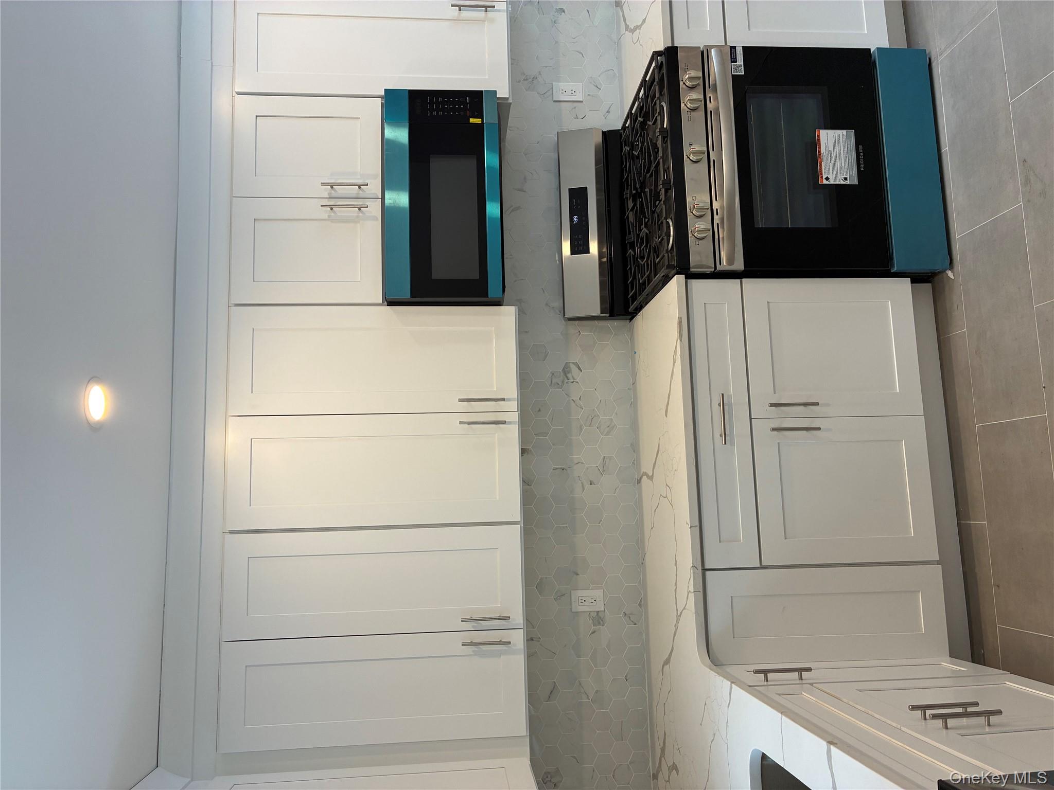 #5 photo, 204 E Shore Road, גרייט נק Great Neck , NY 11023