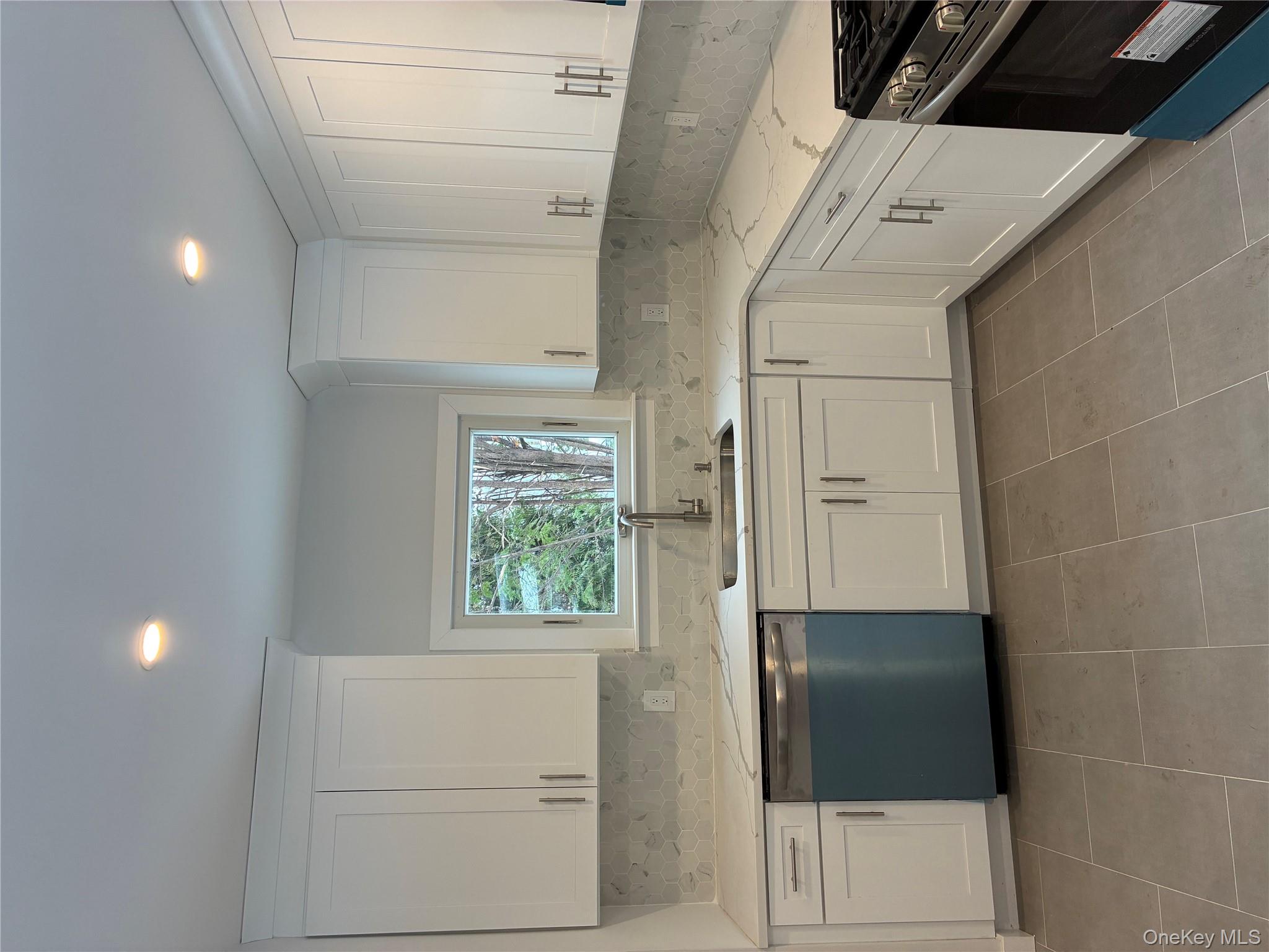 #6 photo, 204 E Shore Road, גרייט נק Great Neck , NY 11023