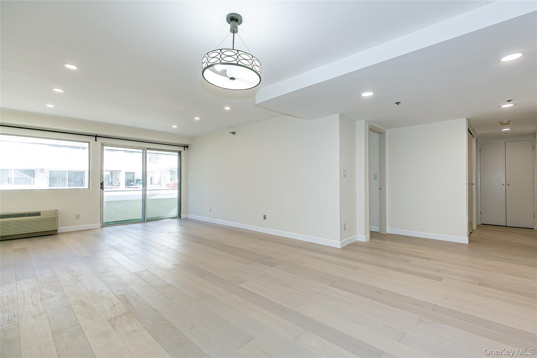 #5 photo, 88 Cuttermill Road, Great Neck , NY 11021