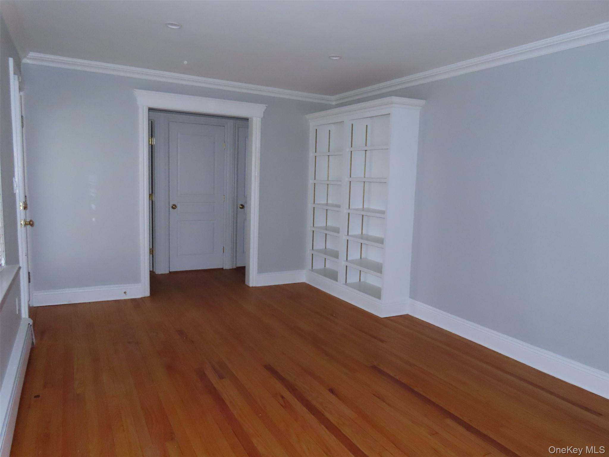 #3 photo, 195 Broadway, सफ़ोक काउंटी Huntington Station , NY 11746