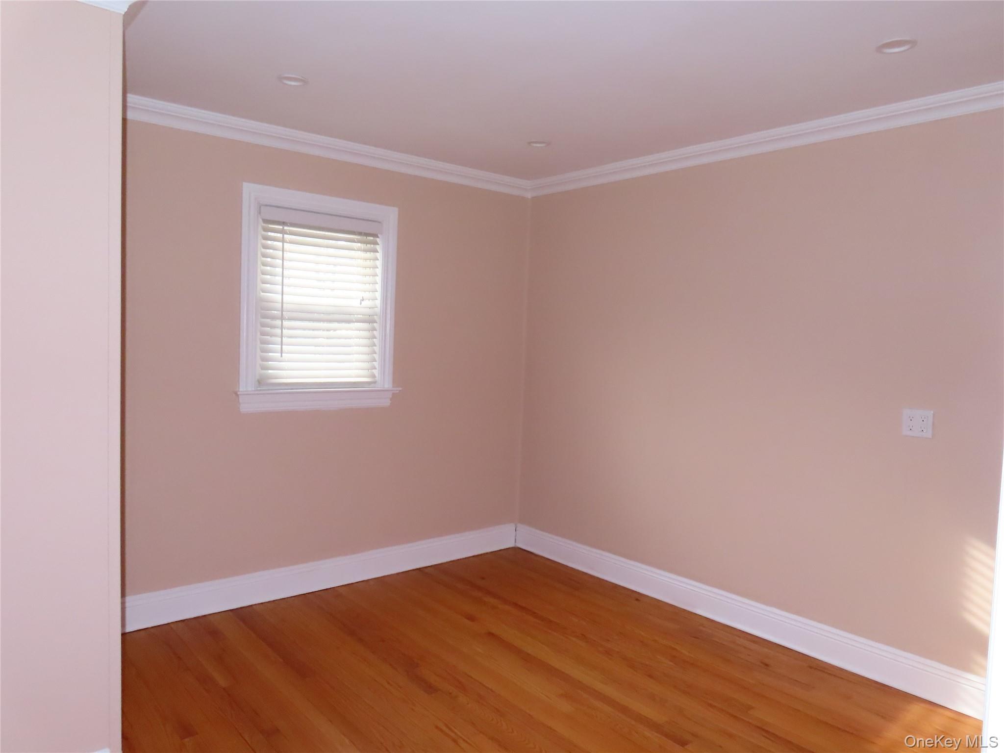 #6 photo, 195 Broadway, सफ़ोक काउंटी Huntington Station , NY 11746