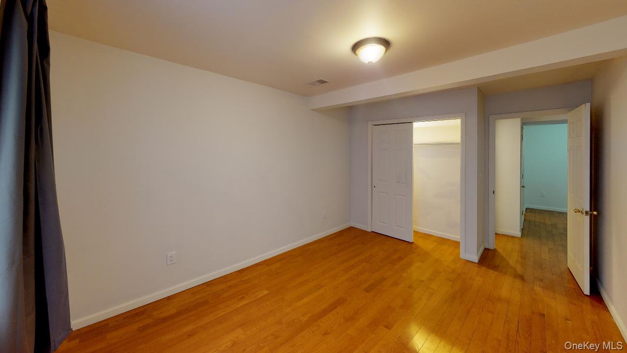 #12 photo, 110-19 72nd Road, קווינס Forest Hills , NY 11375