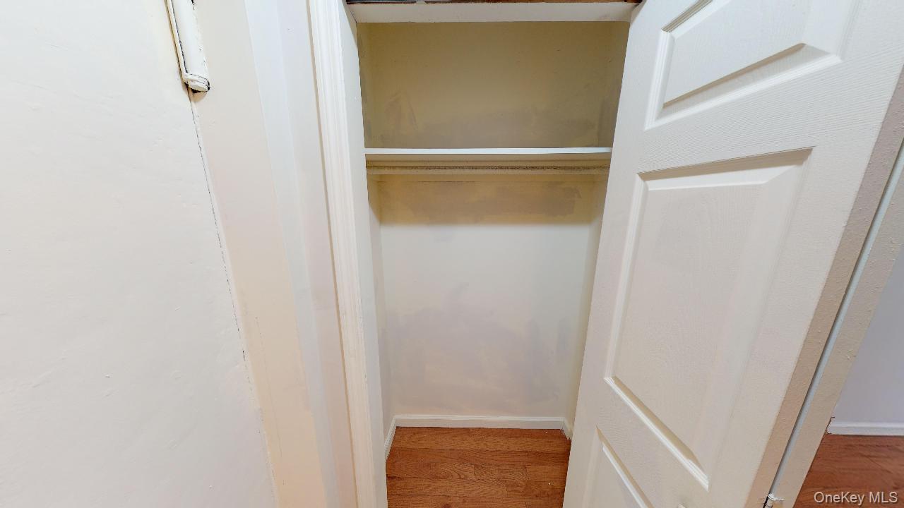 #13 photo, 110-19 72nd Road, קווינס Forest Hills , NY 11375