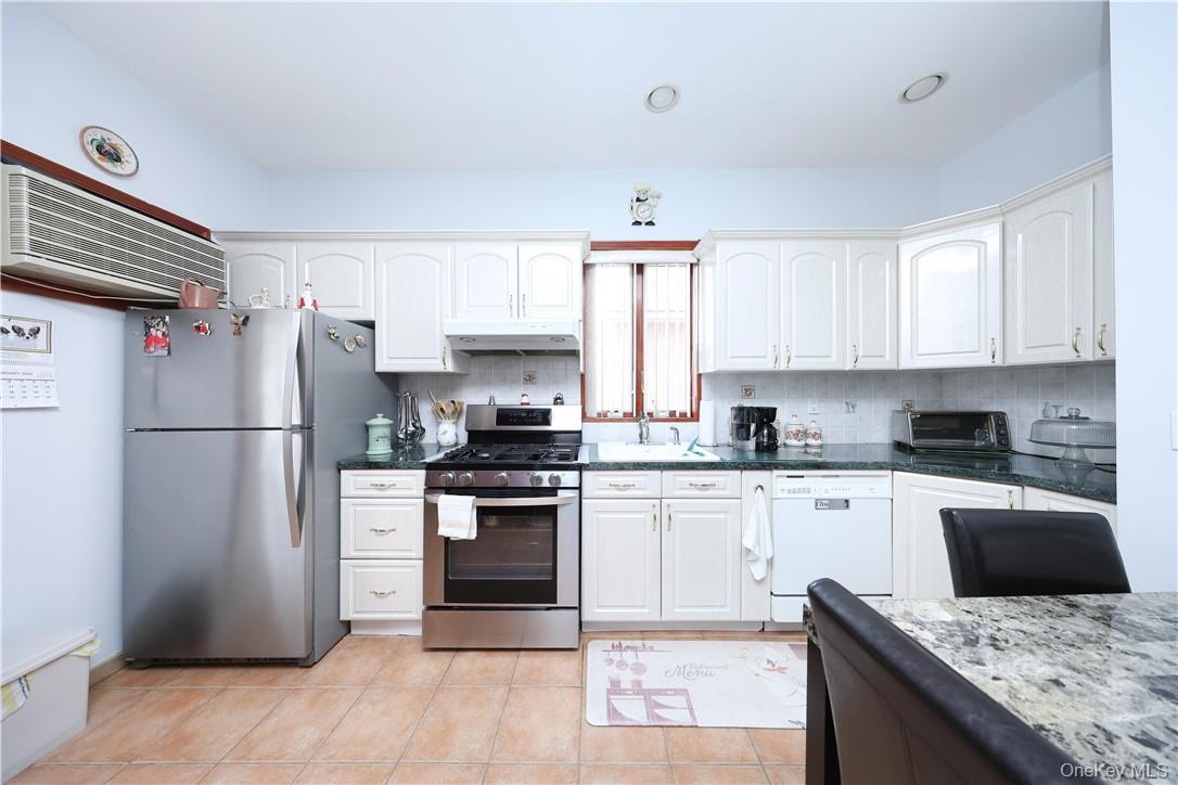 #11 photo, 1361 Bay Ridge Parkway, Brooklyn , NY 11228