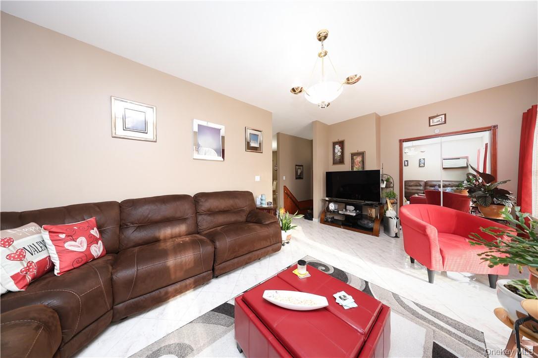 #19 photo, 1361 Bay Ridge Parkway, Brooklyn , NY 11228