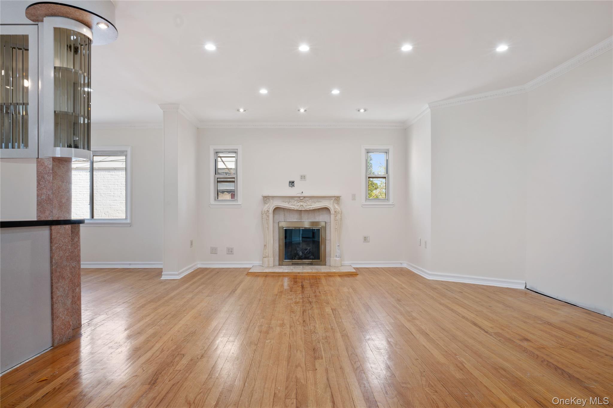 #10 photo, 73-33 188th Street, Куинс ‖ Fresh Meadows , NY 11366