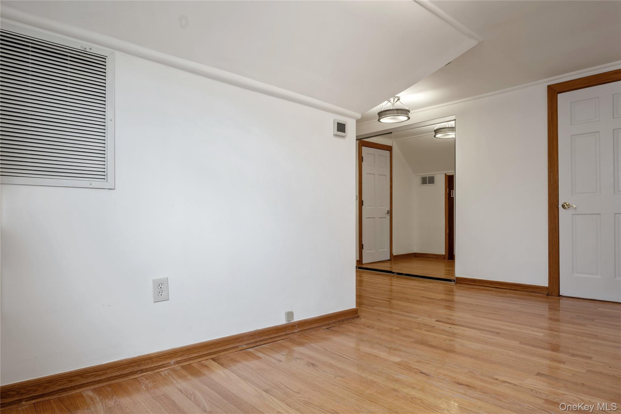 #17 photo, 73-33 188th Street, Куинс ‖ Fresh Meadows , NY 11366