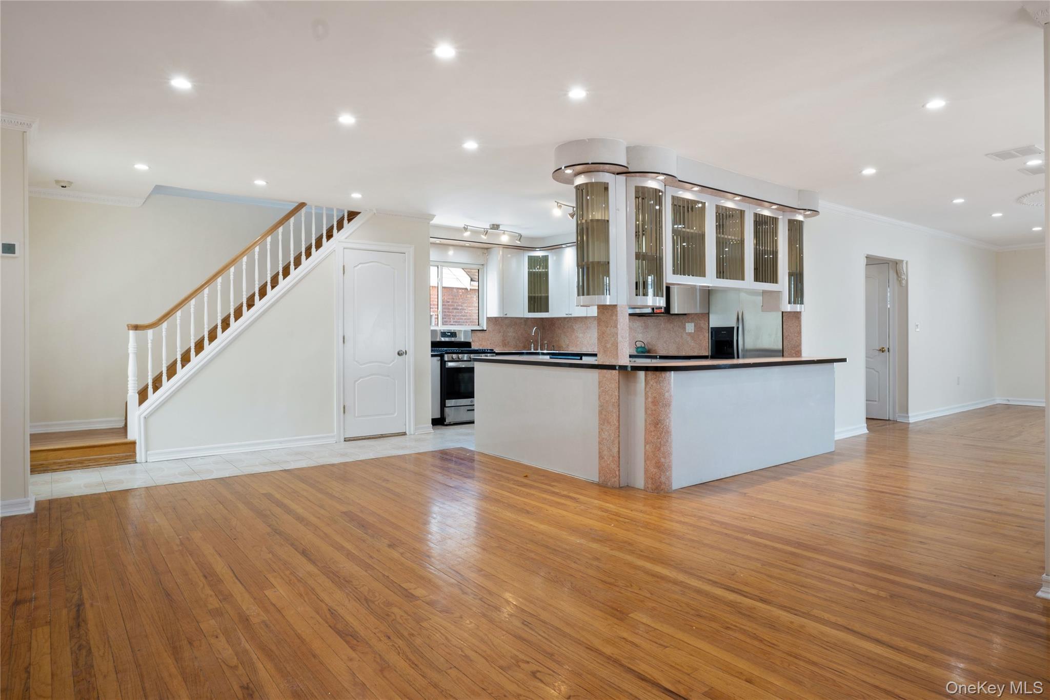 #5 photo, 73-33 188th Street, Куинс ‖ Fresh Meadows , NY 11366