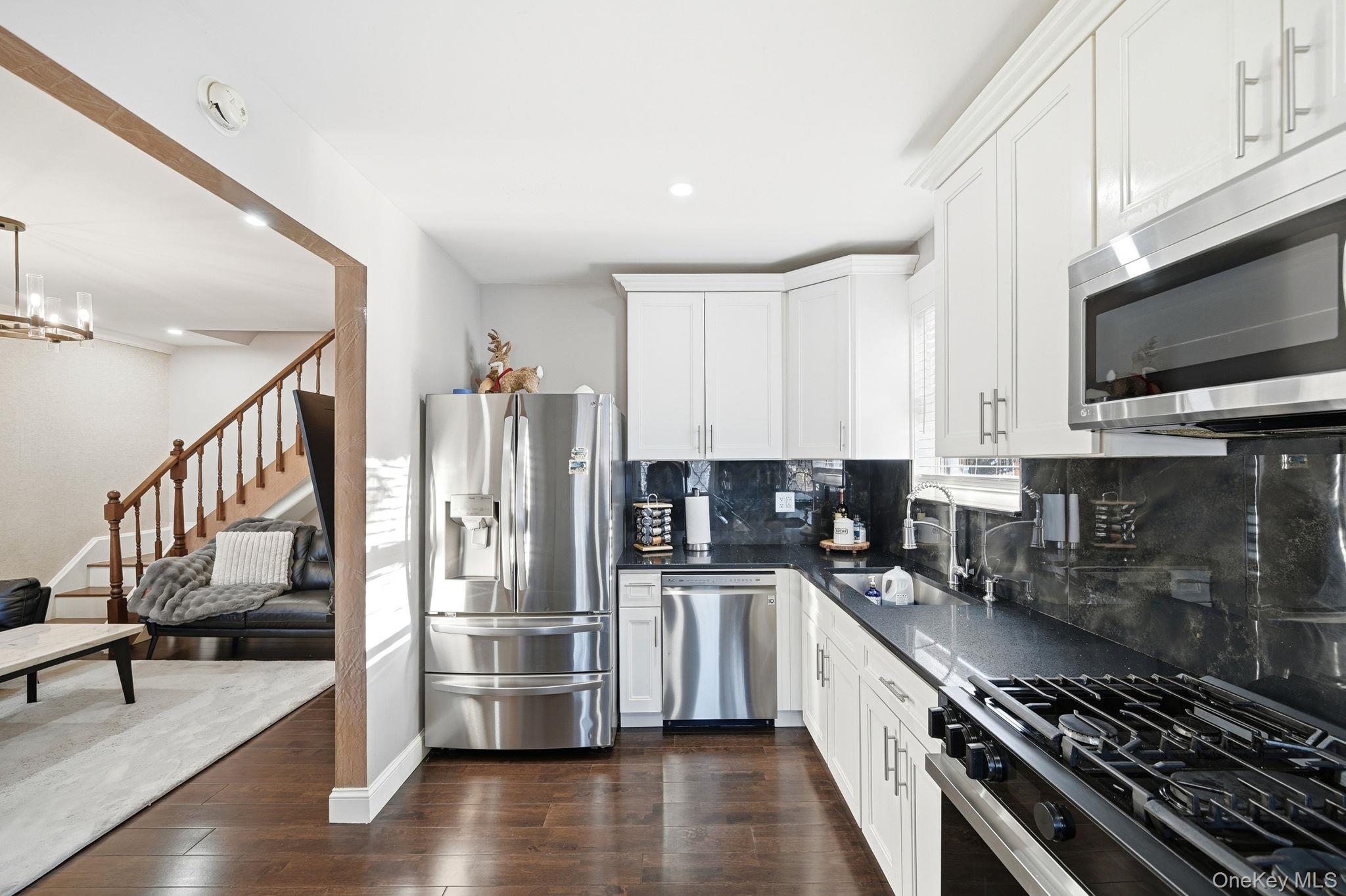 #13 photo, 1100 Neill Avenue, Bronx , NY 10461