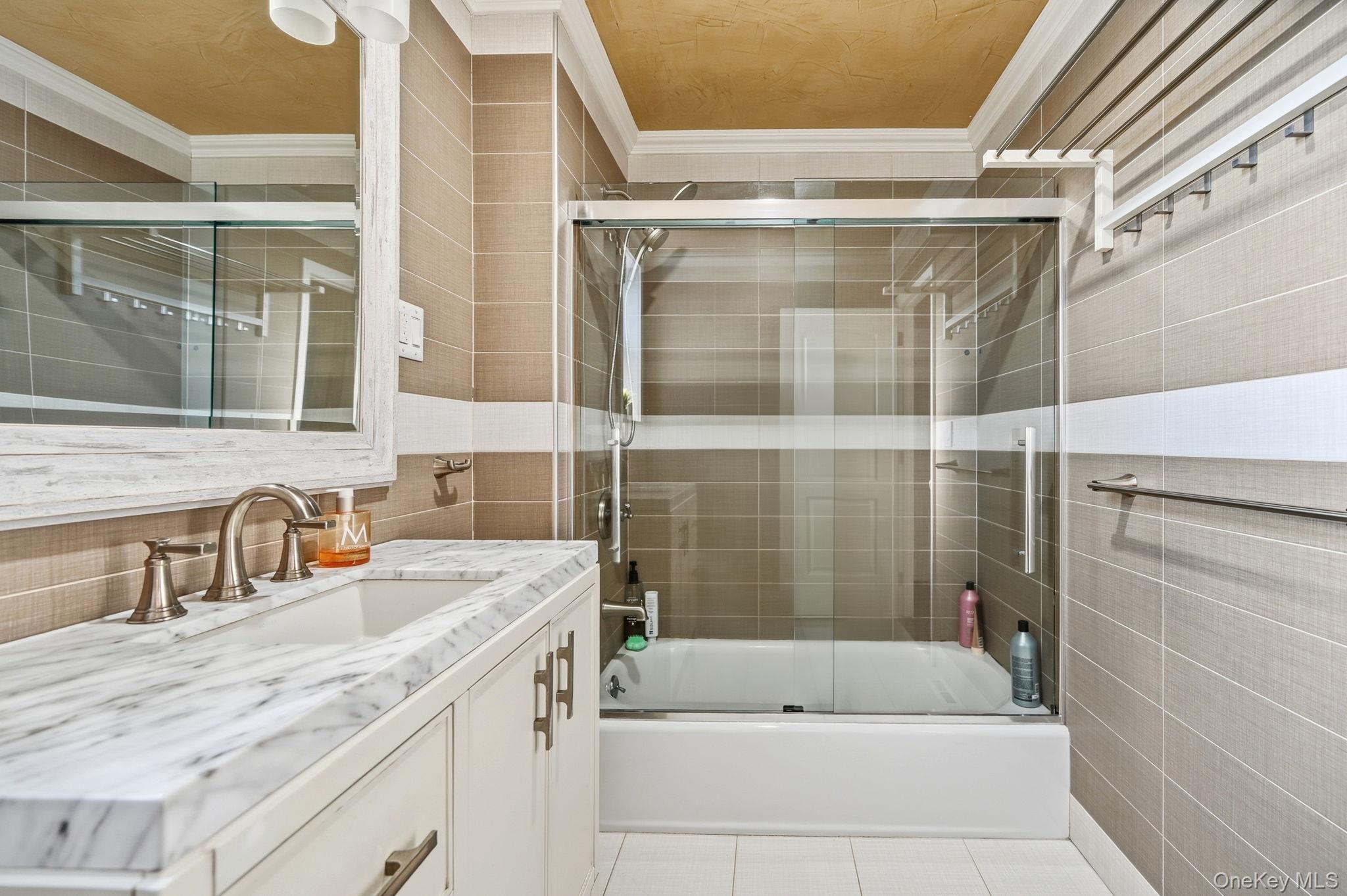 #18 photo, 1100 Neill Avenue, Bronx , NY 10461