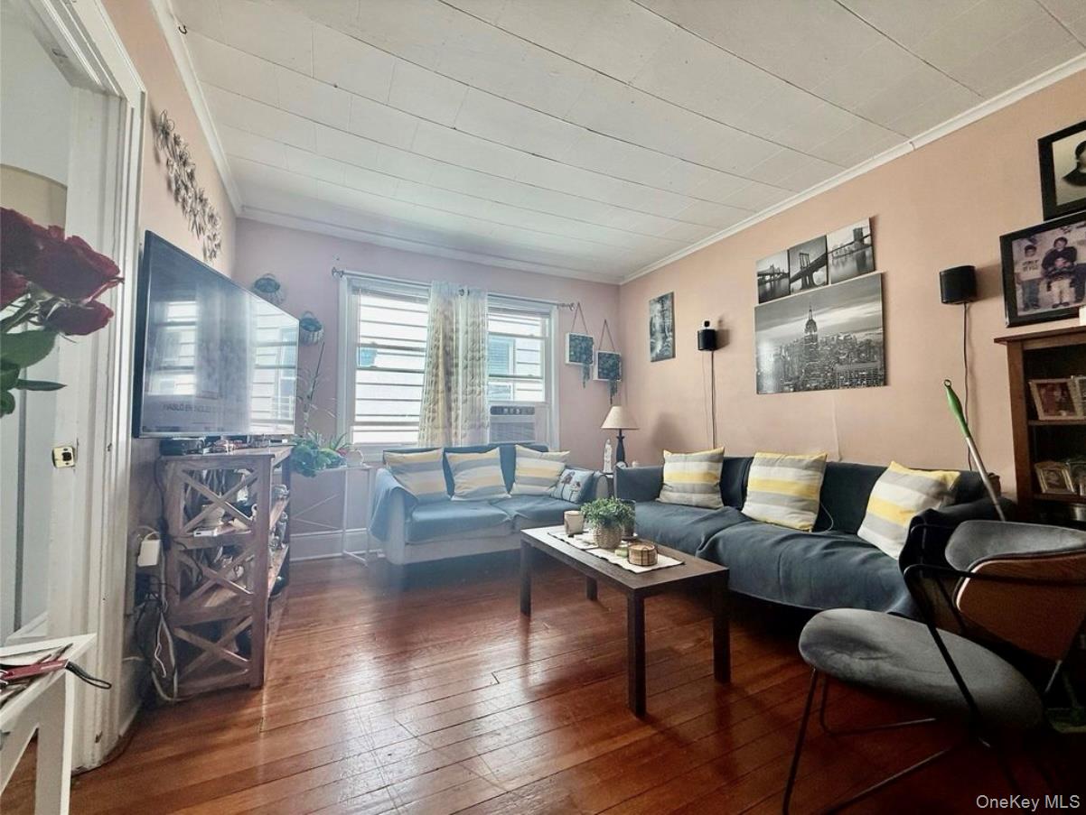 #6 photo, 6911 58th Road, Куинс ‖ Maspeth , NY 11378