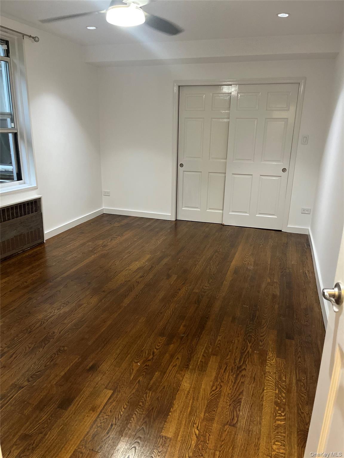 #4 photo, 54-25 Valles Avenue, ब्रोंक्स Bronx , NY 10471