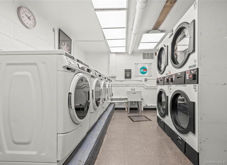 #8 photo, 54-25 Valles Avenue, ब्रोंक्स Bronx , NY 10471